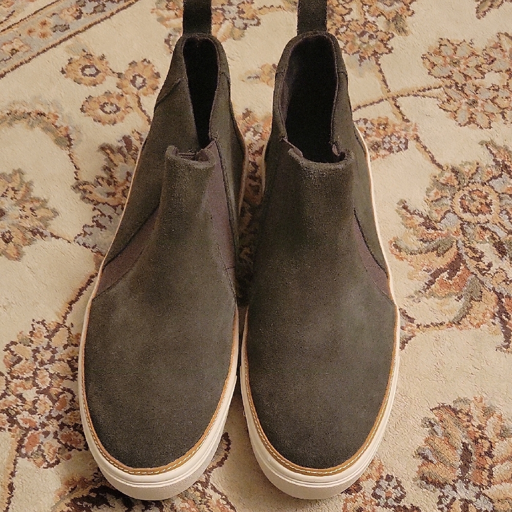 Womens Olive Suede Chelsea Boots